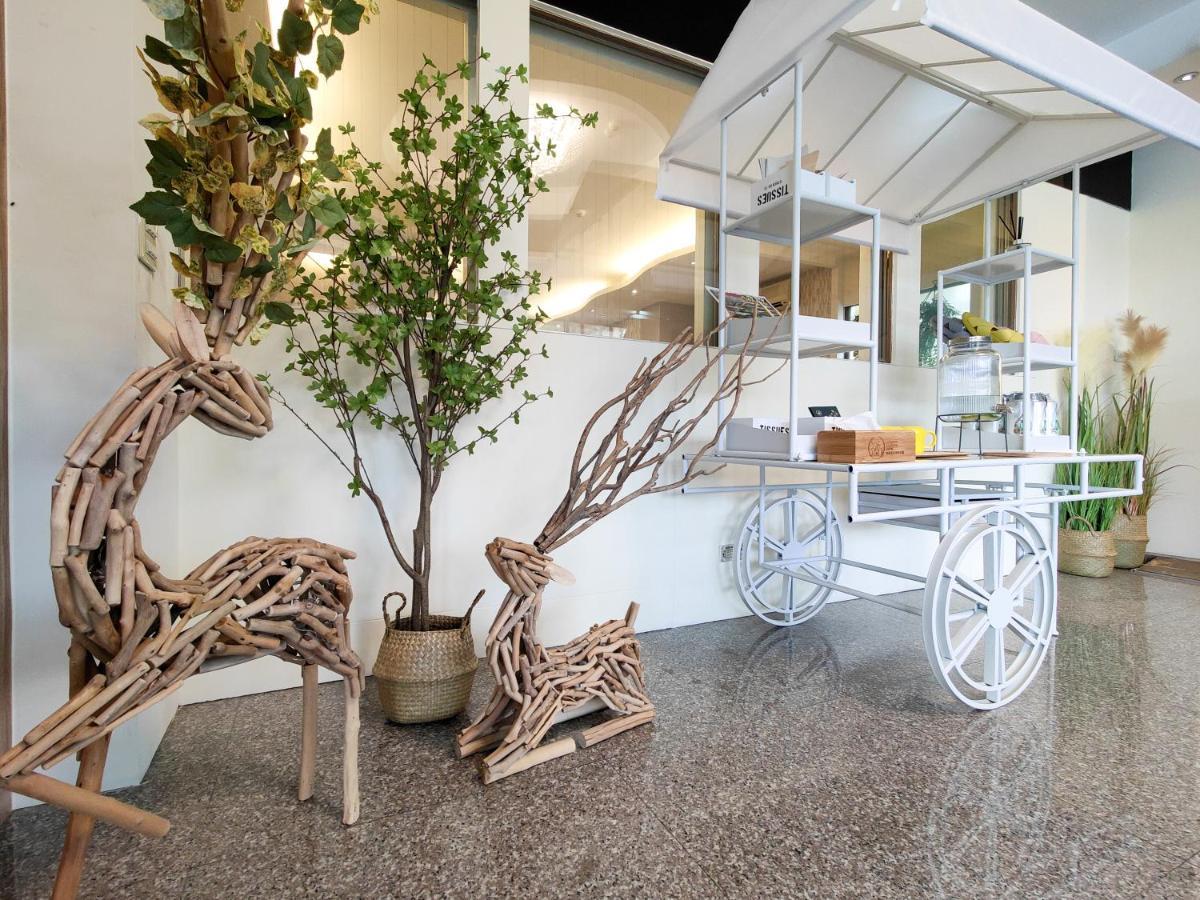 Lovestar Lakeside Hotel - Stars Building Nanwan Exterior photo